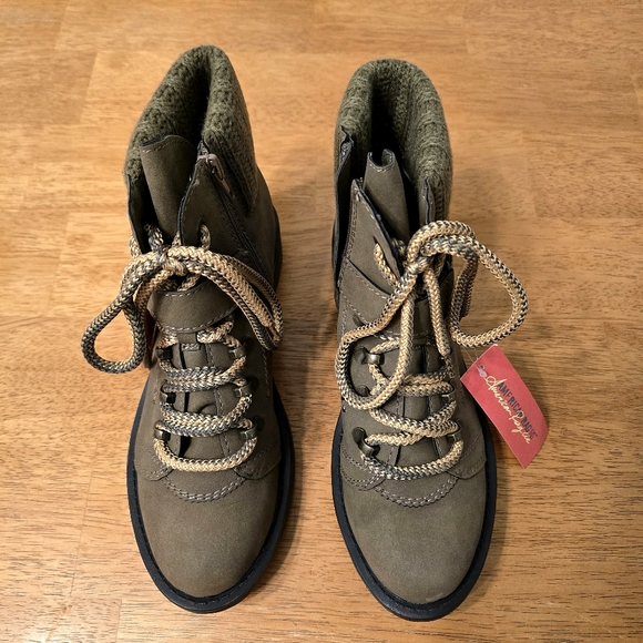 American Rag Harvey Hiking Boots,Brown  Size 9M- New in Box - Picture 2 of 11